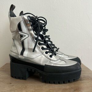 Louis Vuitton: Laureate Platform Desert Boot